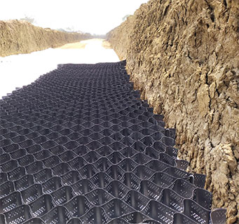 Geocell Reinforced Soil Wall